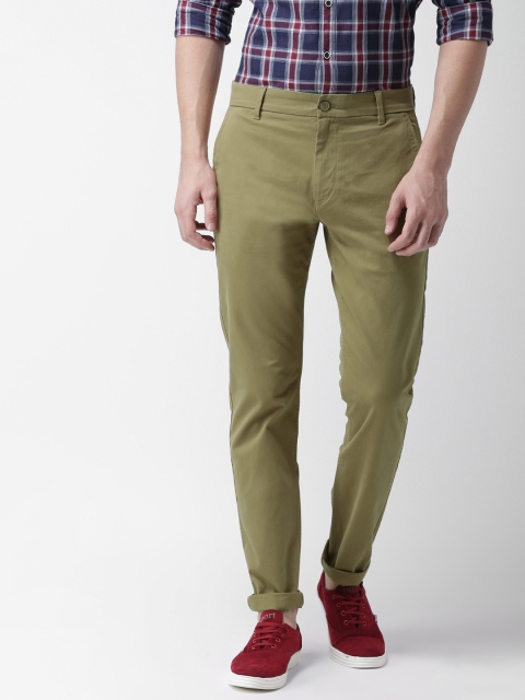

Levis Men Khaki Slim Fit Solid Chinos 512