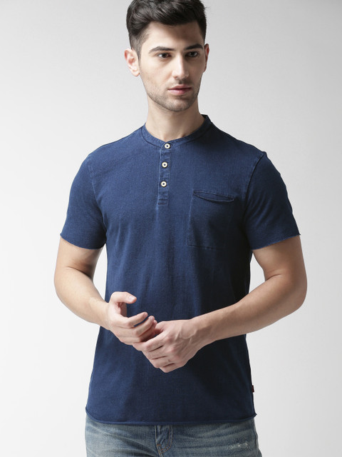 

Levis Men Navy Blue Solid Henley Neck T-shirt