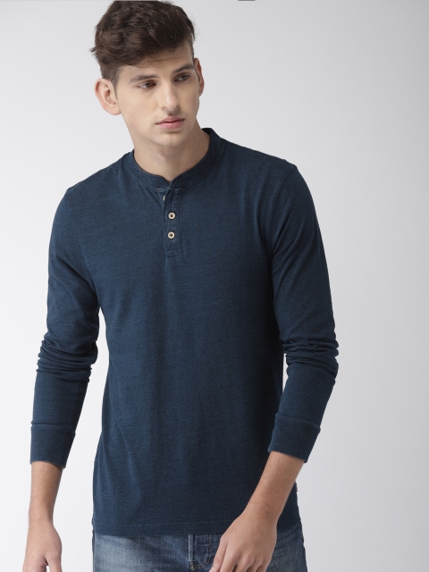 

Levis Men Navy Blue Solid Henley Neck T-shirt