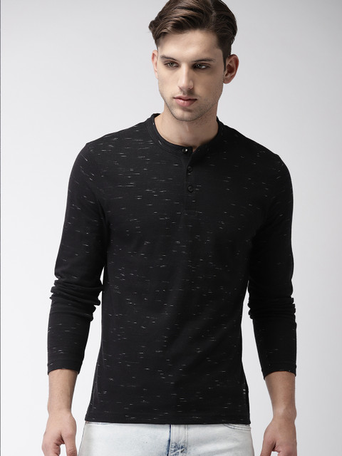 

Levis Men Black Solid Henley Neck T-shirt