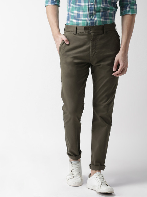 

Levis Men Olive Green Tapered Fit Solid Chinos 512