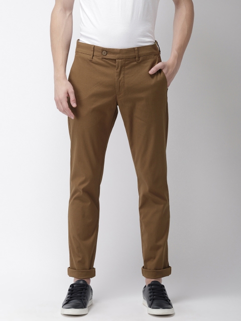 

Levis Men Brown Slim Fit Solid Chinos