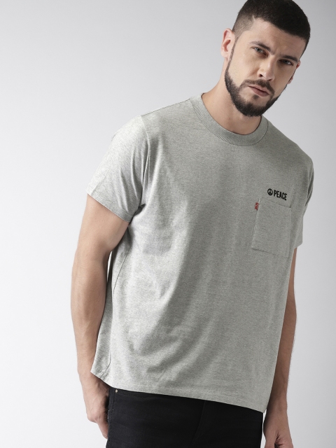 

Levis Men Grey Solid Round Neck T-shirt