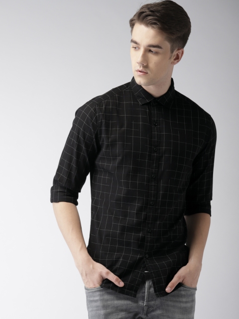 

Levis Men Black & White Regular Fit Checked Casual Shirt