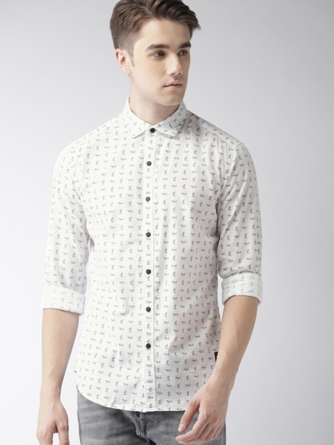 

Levis Men White Regular Fit Printed Casual Shirt