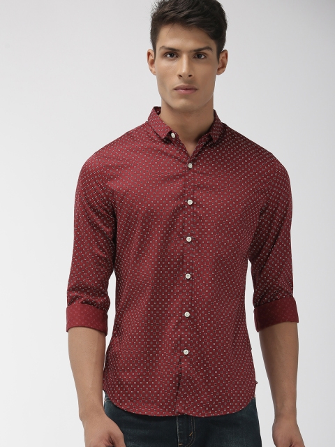 

Levis Men Red Regular Fit Printed Casual Shirt