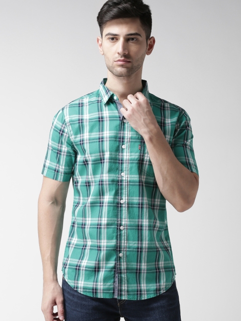 

Levis Men Green & White Trim Slim Fit Checked Casual Shirt