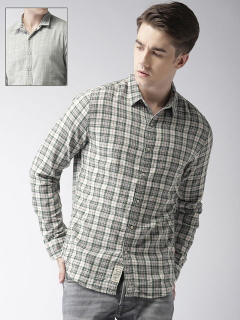 

Levis Men Off-White & Green Slim Fit Checked Casual Reversible Shirt