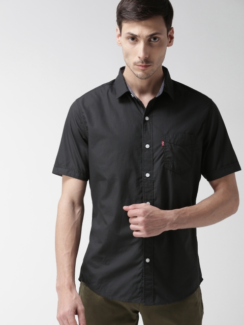 

Levis Men Black Trim Slim Fit Solid Casual Shirt