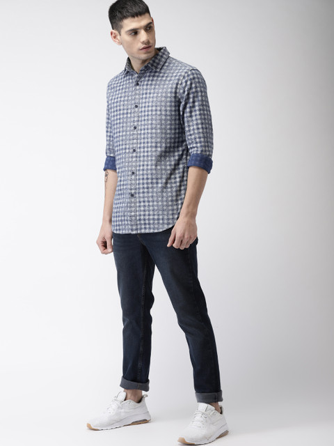 

Levis Men Blue Slim Fit Checked Casual Shirt