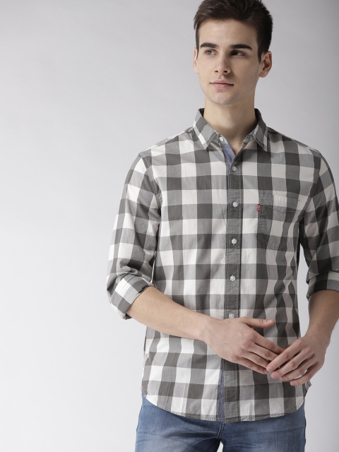 

Levis Men Green & White Slim Fit Checked Casual Shirt