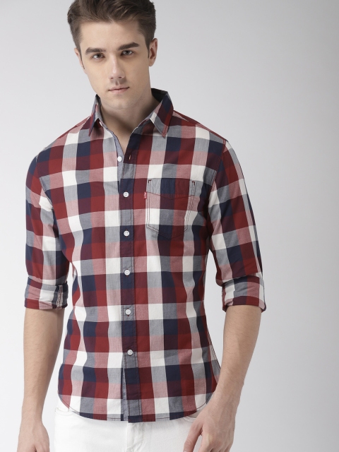 

Levis Men Red & Navy Slim Fit Checked Casual Shirt