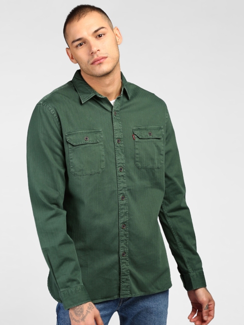 

Levis Men Green Trim Slim Fit Solid Casual Shirt