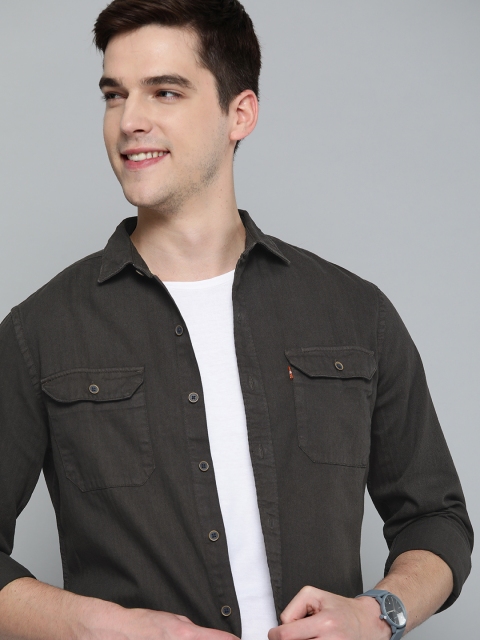 

Levis Men Charcoal Grey Trim Slim Fit Pockets Cotton Casual Shirt