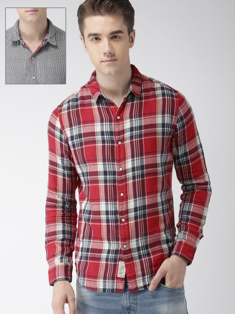 

Levis Men Red & Off-White Slim Fit Checked Reversible Casual Shirt