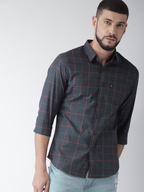

Levis Men Navy Blue & Rust Red Slim Fit Checked Casual Shirt