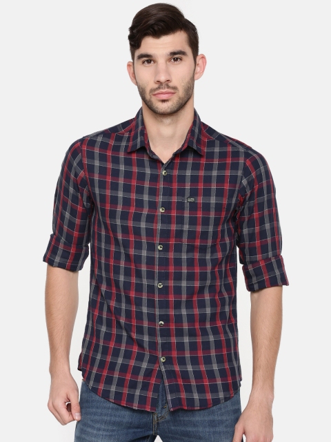 

The Indian Garage Co Men Red & Navy Blue Slim Fit Checked Casual Shirt