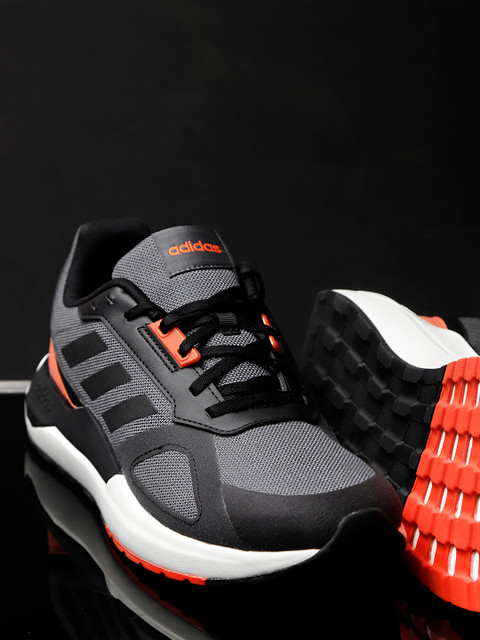 

Adidas Men Black & Grey RUN80S Running Shoes
