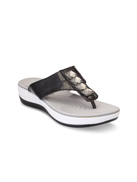 

pelle albero Women Black Solid Sandals