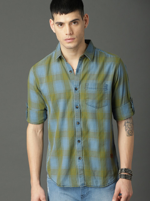

Roadster Men Olive Green & Blue Regular Fit Checked Casual Shirt