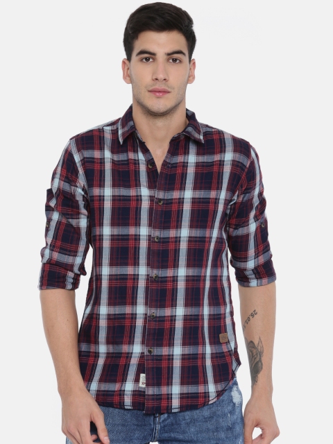 

Roadster Men Navy Blue & Red Regular Fit Checked Casual Shirt
