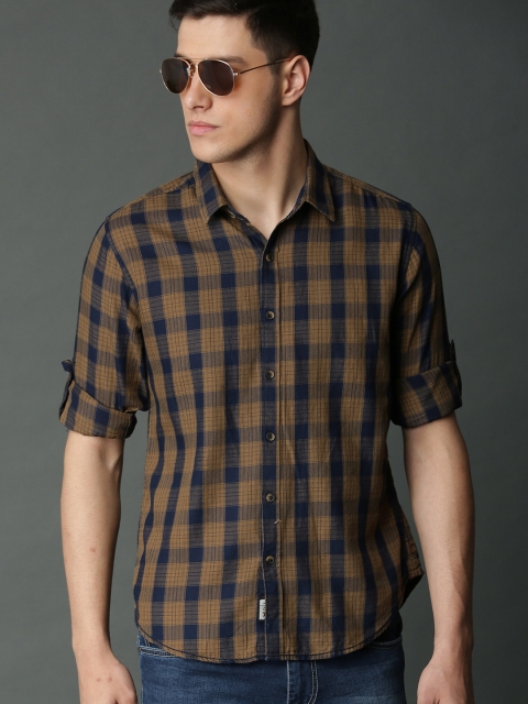 

Roadster Men Olive Brown & Navy Blue Regular Fit Checked Casual Shirt