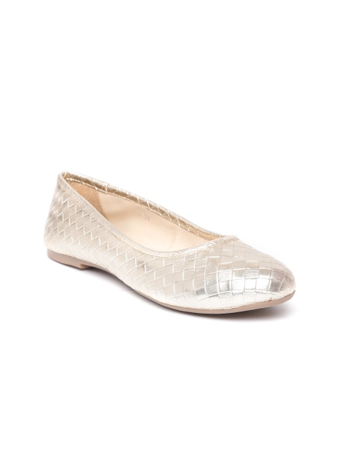 

Carlton London Women Gold-Toned Basketweave-Textured Ballerinas