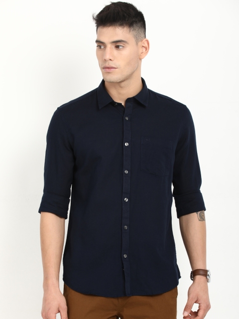 

Crocodile Men Navy Blue Slim Fit Solid Casual Shirt