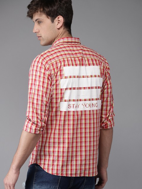 

HERE&NOW Men Red & White Regular Fit Checked Casual Shirt