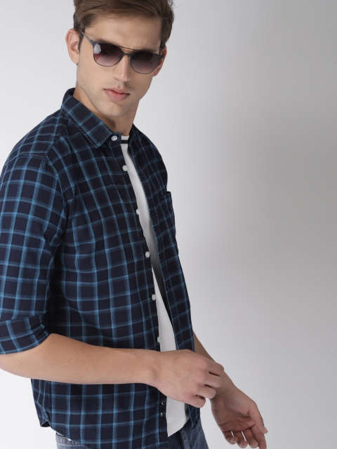 

Harvard Men Blue Regular Fit Checked Casual Shirt