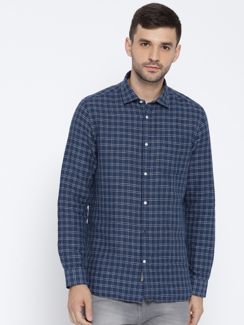

Blackberrys Men White & Navy Blue Slim Fit Checked Casual Shirt