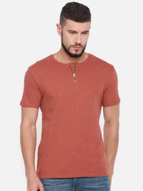 

Blackberrys Men Rust Red Solid Round Neck Pure Cotton T-shirt