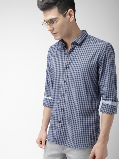 

Mast & Harbour Men Lavender & Navy Blue Slim Fit Checked Casual Shirt