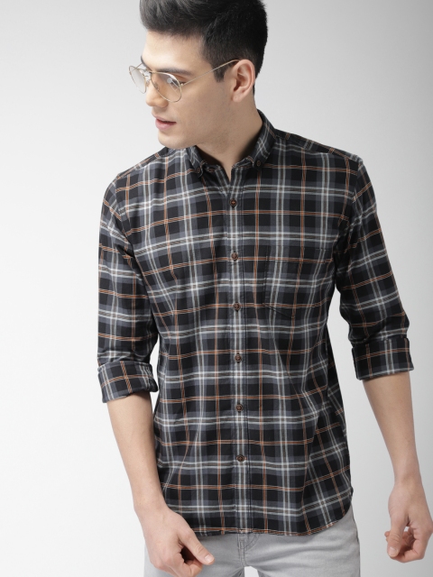 

Mast & Harbour Men Black & Grey Slim Fit Checked Casual Shirt