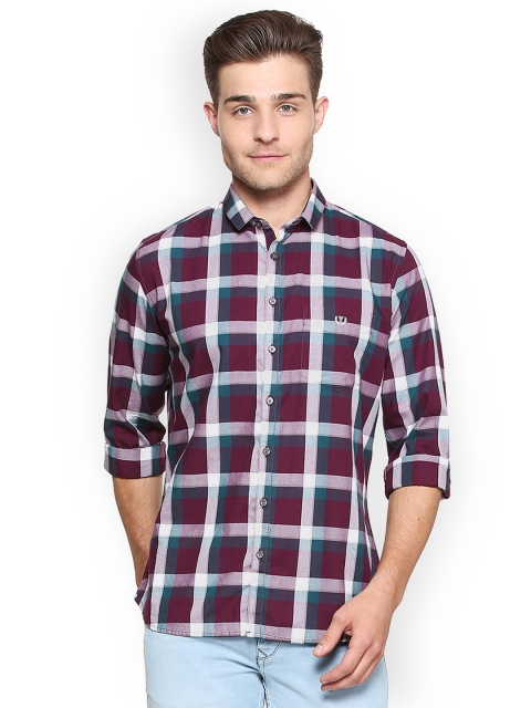 

Van Heusen Sport Men Brown Regular Fit Checked Casual Shirt