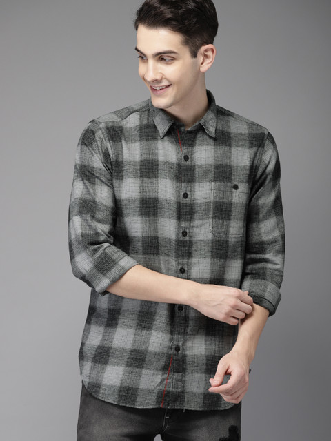 

HERE&NOW Men Grey & Black Regular Fit Checked Casual Shirt