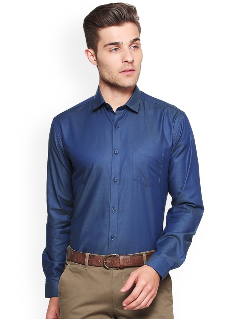 

V Dot Men Blue Slim Fit Solid Casual Shirt