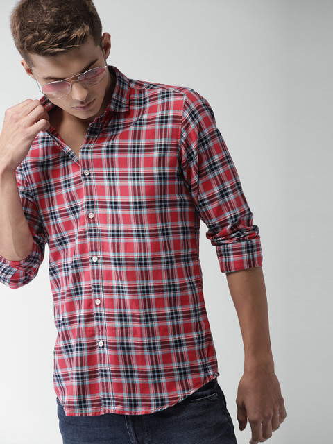 

Mast & Harbour Men Coral Pink & Blue Regular Fit Checked Casual Shirt