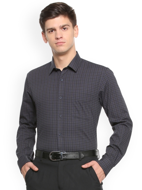 

Peter England Men Grey Regular Fit Checked Formal Shirt