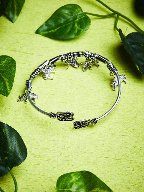 

ZeroKaata Silver-Toned Silver-Plated Handcrafted Cuff Bracelet