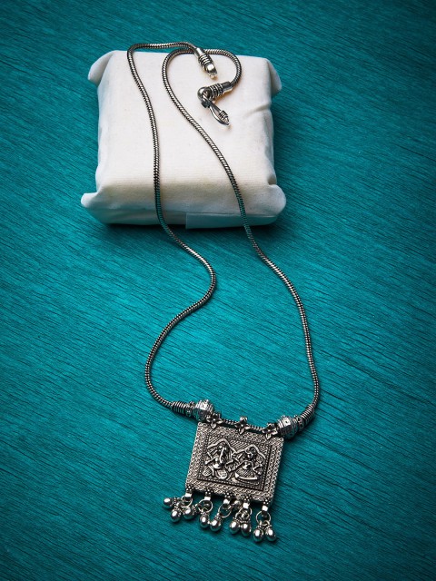 

ZeroKaata Silver-Toned Silver Oxidised Necklace