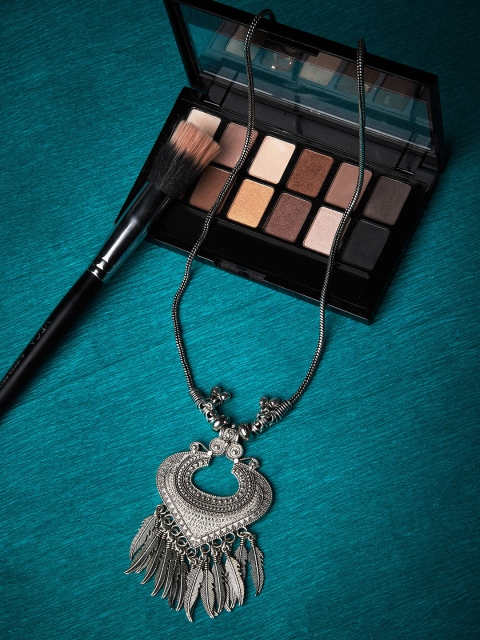 

ZeroKaata Silver-Toned Silver Oxidised Necklace