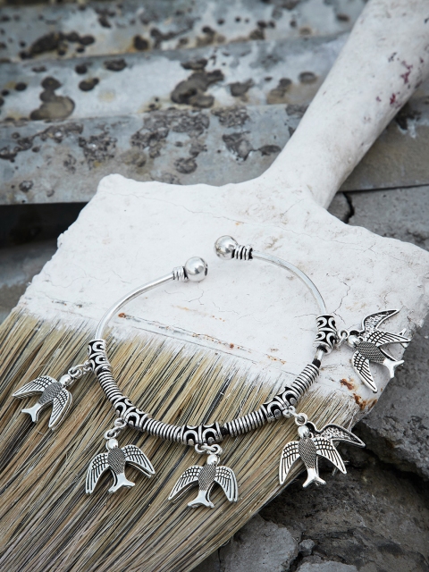 

ZeroKaata Silver-Toned Silver-Plated Handcrafted Cuff Bracelet
