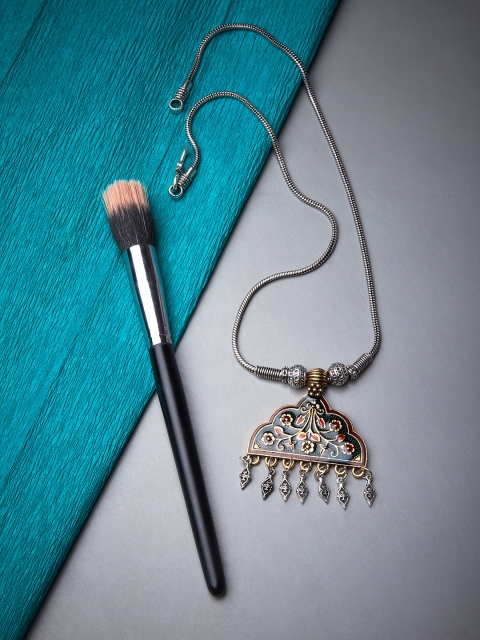 

ZeroKaata Silver-Toned & Green Silver Silver-Plated Oxidised Necklace