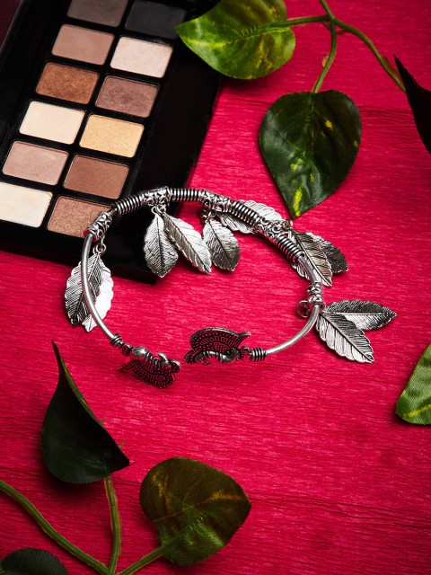 

ZeroKaata Silver-Toned Silver-Plated Handcrafted Cuff Bracelet