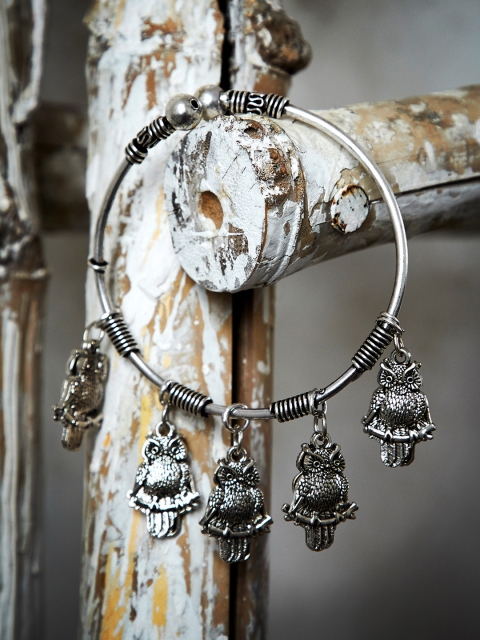 

ZeroKaata Silver-Toned Silver-Plated Handcrafted Cuff Bracelet