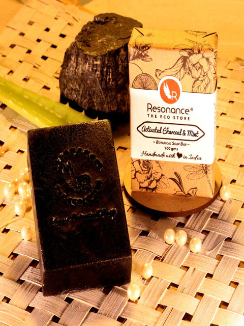 

Resonance Unisex Activated Charcoal & Mint Vegan Botanical Soap 100 g, Black