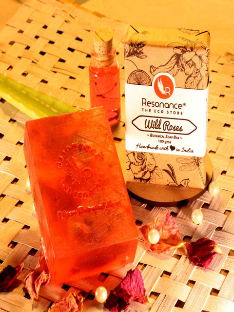

Resonance Wind Roses & Vegan Botanical Soap with Aloe Extracts 100 g, Red