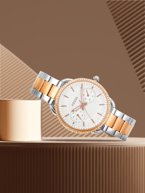 

Fossil Women White & Silver-Toned Analogue Watch ES4396