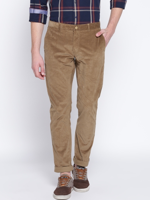 

Blackberrys Men Brown Sharp Fit Solid Corduroy Trousers